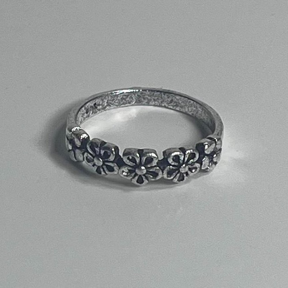 Y2K Skater Silver Flower Ring